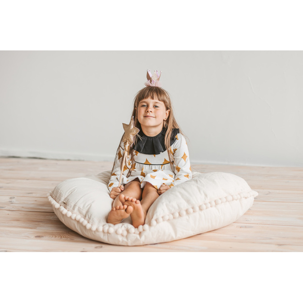 MINI CAMP grindų pagalvė | pieno POMPOM