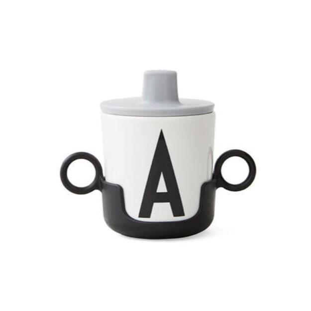 DESIGN LETTERS rankenėlės puodeliui, juodos