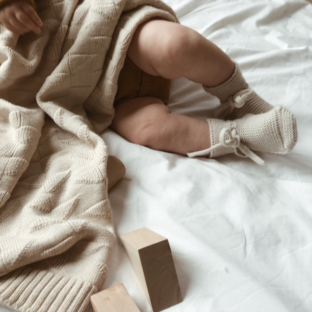 HVID pledas CHARLIE OFF-WHITE