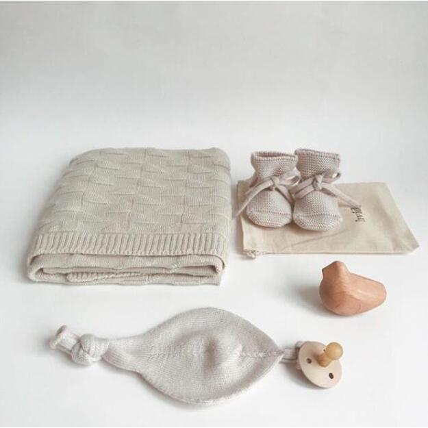 HVID pledas CHARLIE OFF-WHITE