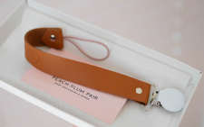 PEACH PLUM PAIR čiulptuko/kramtuko/žaisliuko laikiklis OXIDE
